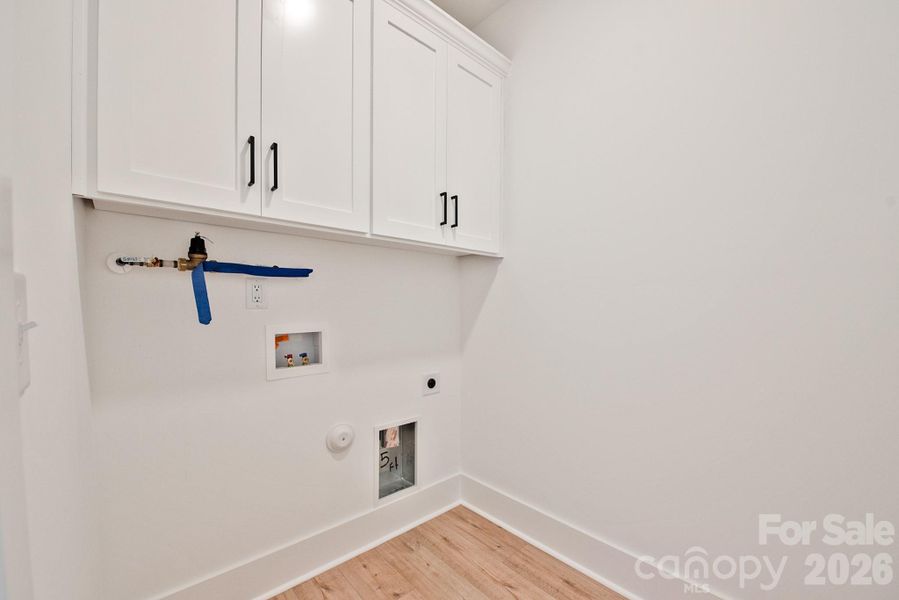 Spacious, unfurnished interior of a new home in , Concord (Image 16).