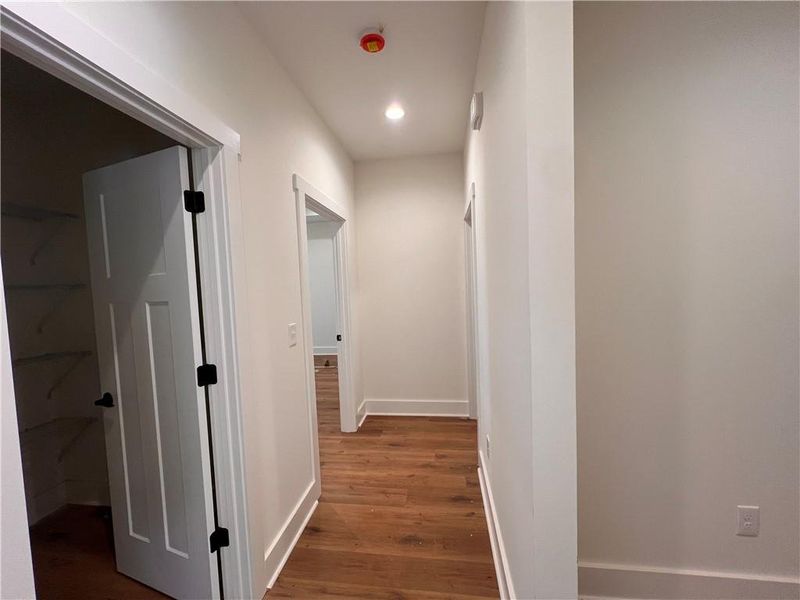 Spacious, unfurnished interior of a new home in , Dahlonega (Image 7).