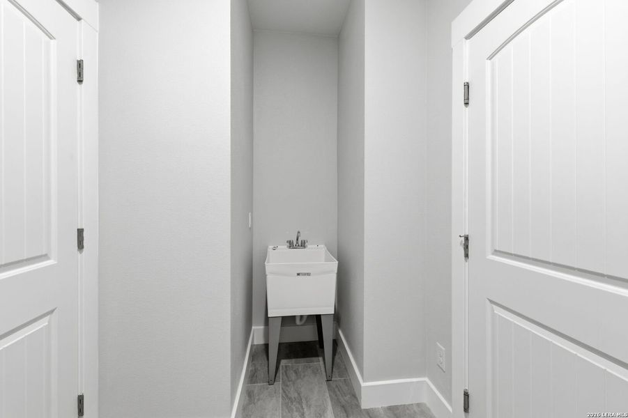 Furnished interior view inside a new home in Lonesome Dove, San Antonio (Image 8).