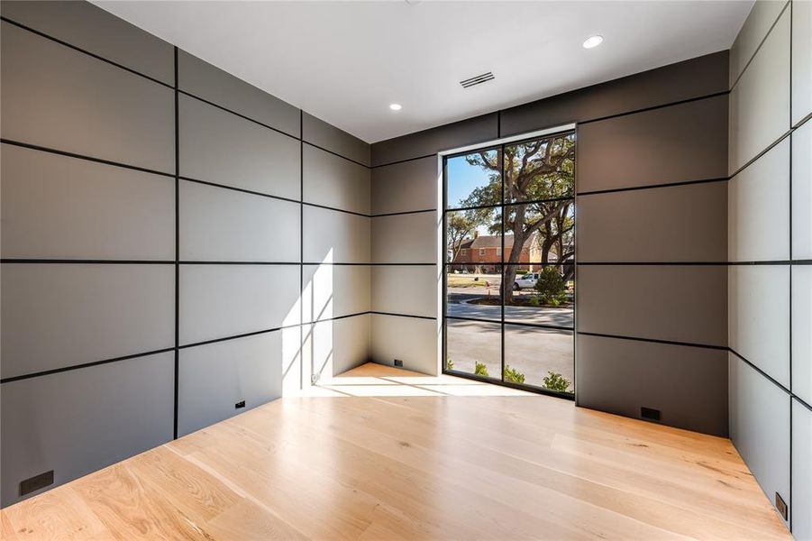 Image 16 of a home in .