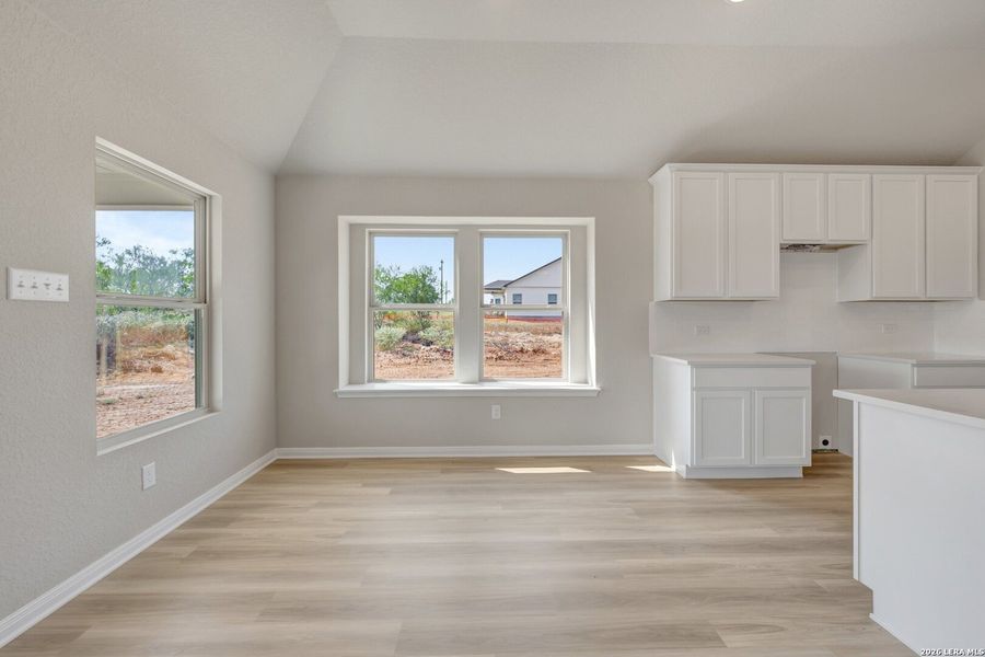 Spacious, unfurnished interior of a new home in Chaparral Ranch, Floresville (Image 15).
