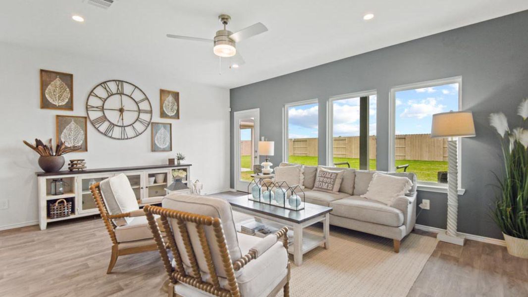 Furnished interior view inside a new home in Lake Conroe Cove, Willis (Image 15).