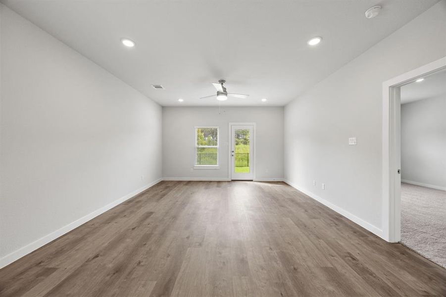 Spacious, unfurnished interior of a new home in Ambergrove, Royse City (Image 15). Spacious, unfurnished interior of a new home in Ambergrove, Royse City (Image 15).