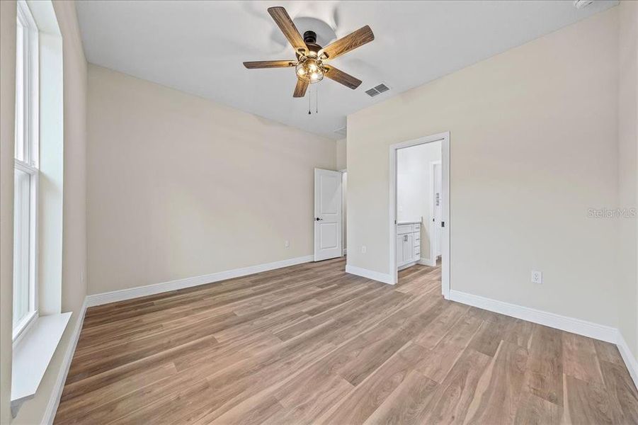 Spacious, unfurnished interior of a new home in , Ocala (Image 24).