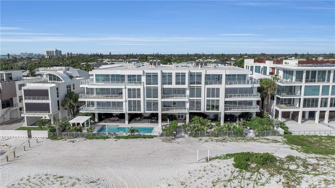 Condo located in Sarasota, FL showcasing its design and architecture (Image 35). Condo located in Sarasota, FL showcasing its design and architecture (Image 35).