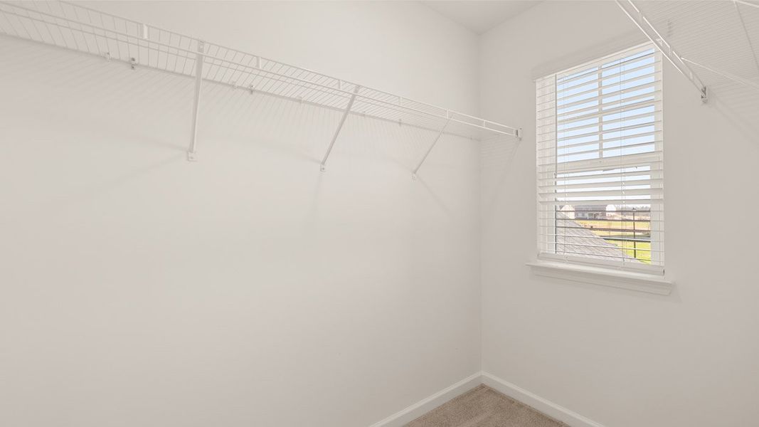 Representative unfurnished interior of a home built from the Edison by D.R. Horton in Heritage Pointe, Senoia (Image 26).