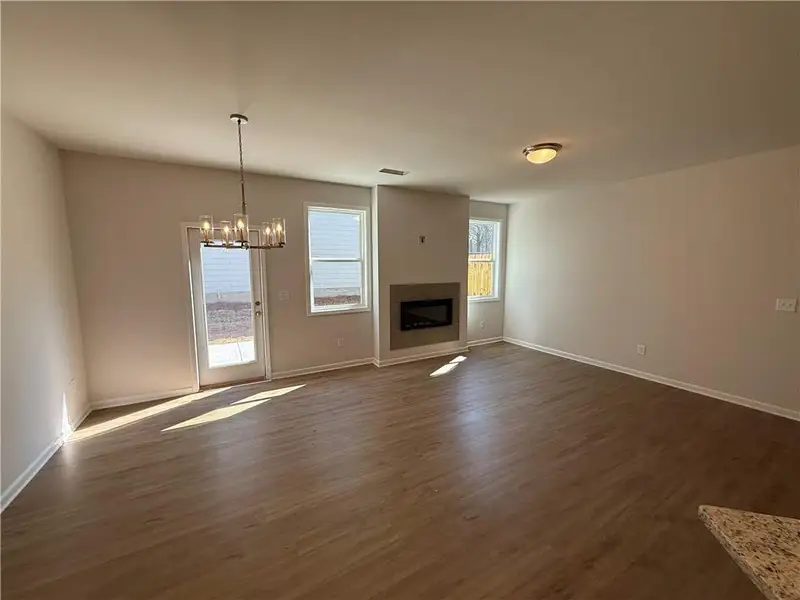 Spacious, unfurnished interior of a new home in Longview Run, Decatur (Image 8).