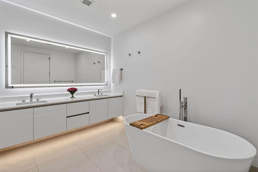 220LakeShoreDr#715(29) 220LakeShoreDr#715(29)