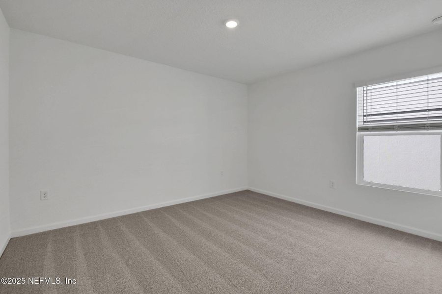 Spacious, unfurnished interior of a new home in Cedar Creek, Jacksonville (Image 33).