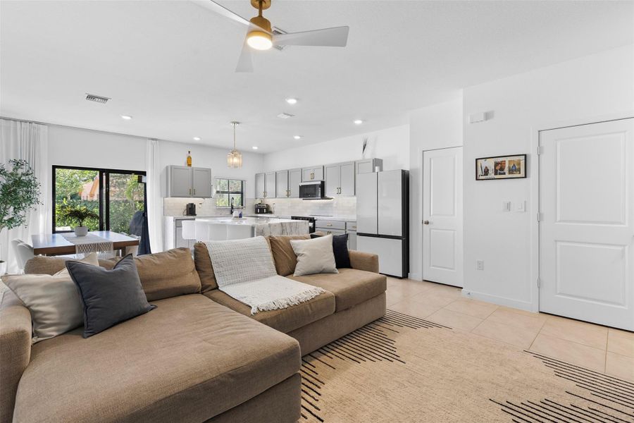 Furnished interior view inside a new home in , Pompano Beach (Image 27).