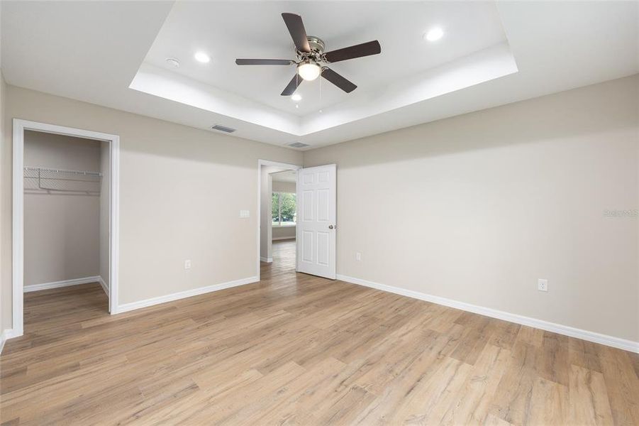 Spacious, unfurnished interior of a new home in , Ocklawaha (Image 29).