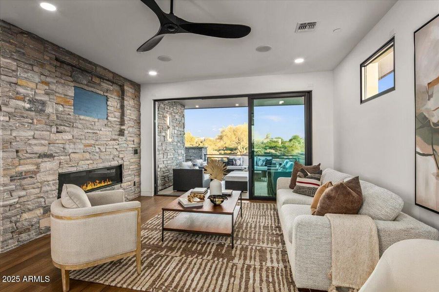 075-Upstairs Living Areas 075-Upstairs Living Areas