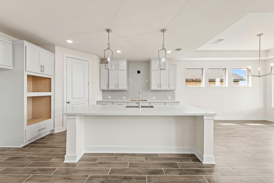 Furnished interior view inside a new home in Cross Creek West - 55', Fulshear (Image 7).