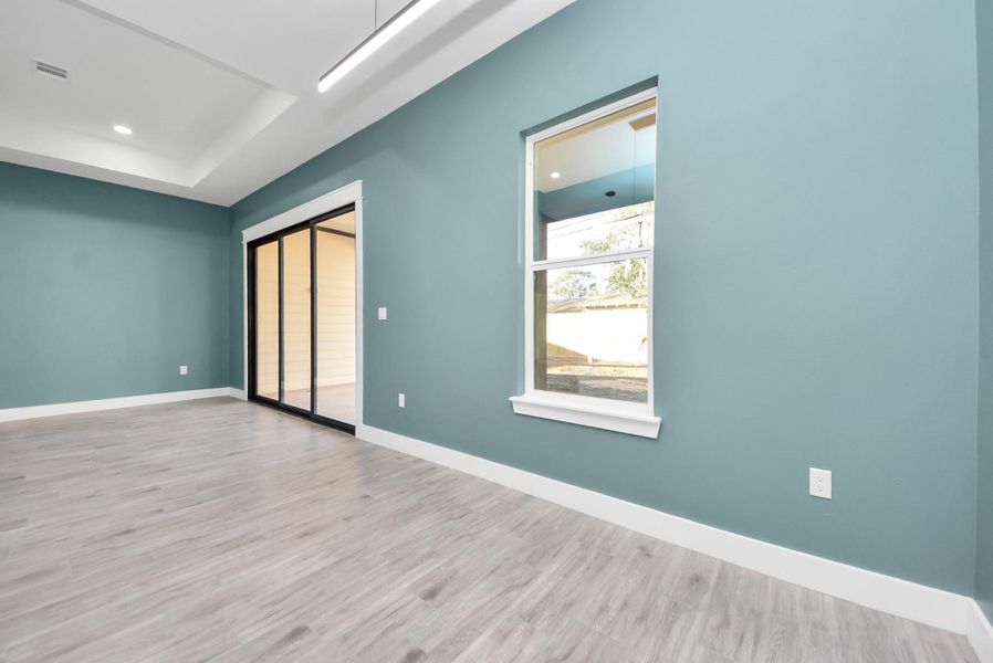 Spacious, unfurnished interior of a new home in , Pasadena (Image 45).