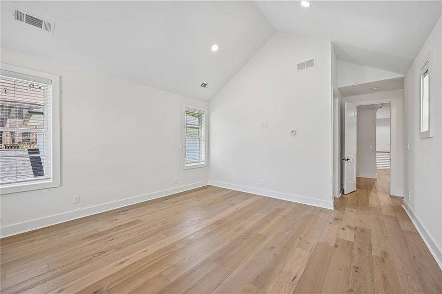 Spacious, unfurnished interior of a new home in , Alpharetta (Image 31). Spacious, unfurnished interior of a new home in , Alpharetta (Image 31).