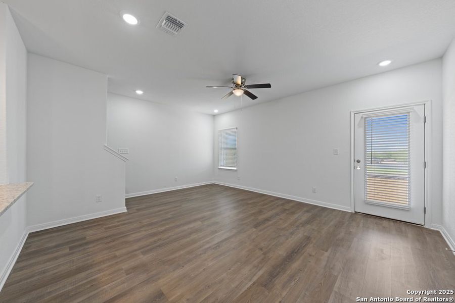 Spacious, unfurnished interior of a new home in The Preserve at Candlemeadow, San Antonio (Image 21).