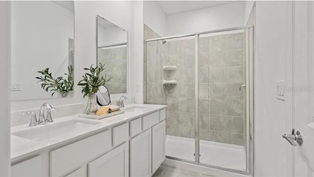 Furnished interior view inside a new home in , Orlando (Image 9).