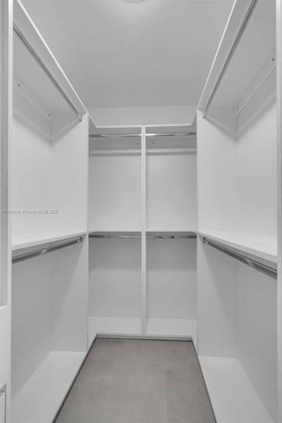 Spacious, unfurnished interior of a new home in , West Palm Beach (Image 13).