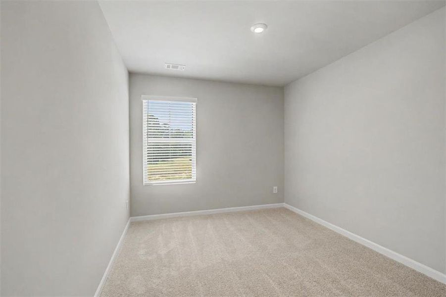 Spacious, unfurnished interior of a new home in Sawmill Creek, Mableton (Image 22).