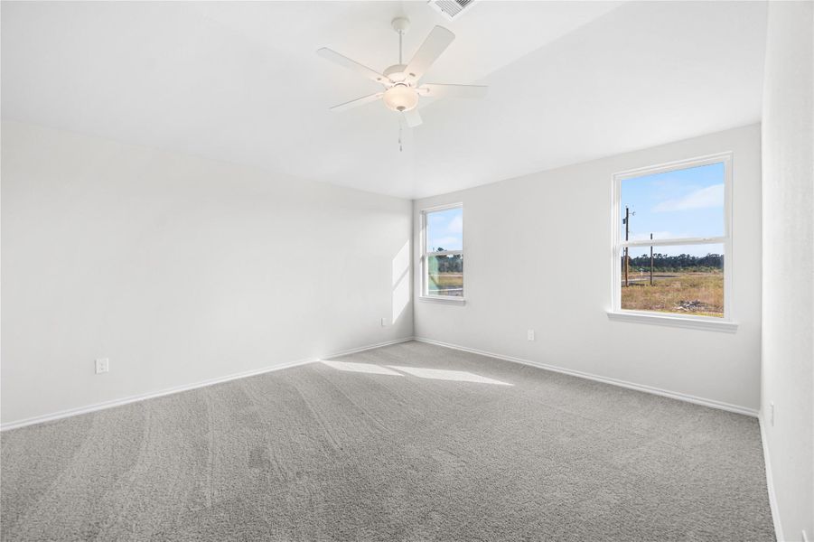 Spacious, unfurnished interior of a new home in Hill & Dale Ranch, Splendora (Image 13).