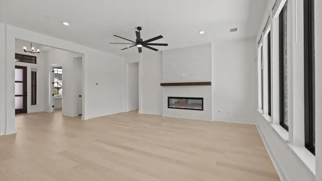 Spacious, unfurnished interior of a new home in Sweetwater, Austin (Image 18).
