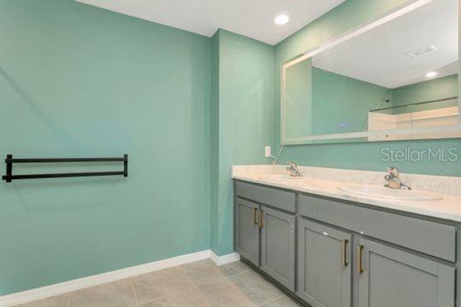 Furnished interior view inside a new home in Evergreen, Bradenton (Image 17). Furnished interior view inside a new home in Evergreen, Bradenton (Image 17).