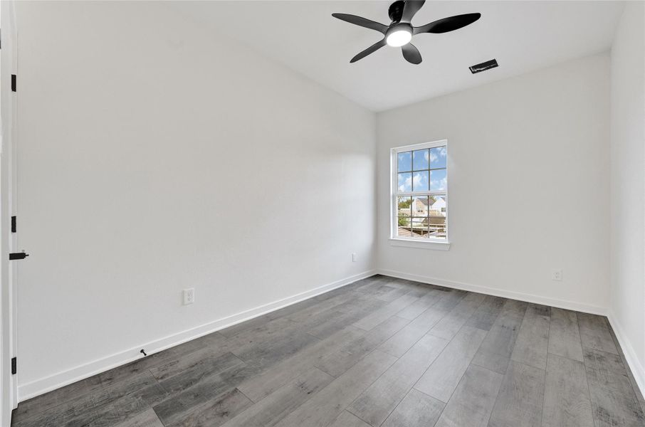 Spacious, unfurnished interior of a new home in , Houston (Image 10).