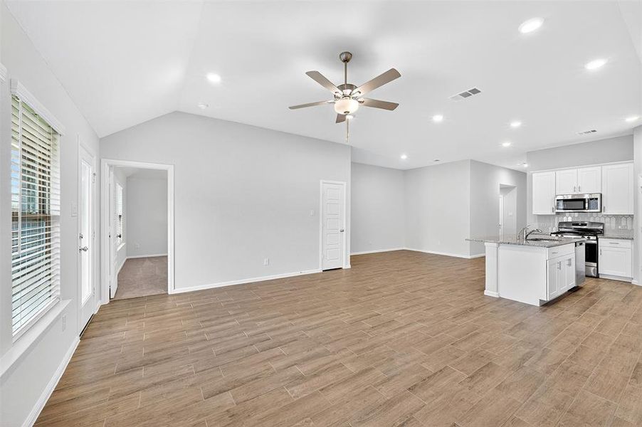 Spacious, unfurnished interior of a new home in Forest Park, Princeton (Image 37). Spacious, unfurnished interior of a new home in Forest Park, Princeton (Image 37).
