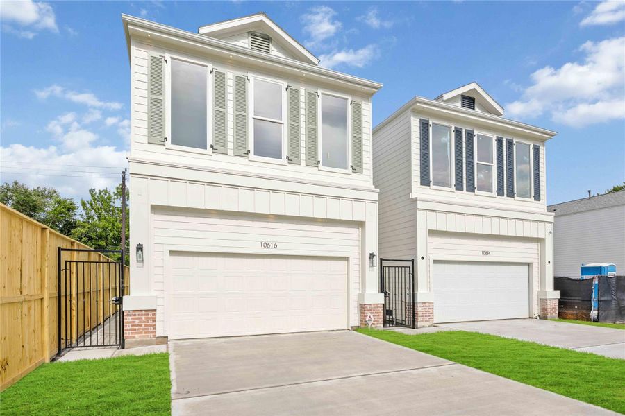 Front exterior of a new home in , Houston, TX, highlighting curb appeal (Image 20). Front exterior of a new home in , Houston, TX, highlighting curb appeal (Image 20).