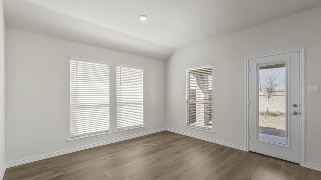 Spacious, unfurnished interior of a new home in Elevon, Lavon (Image 15).