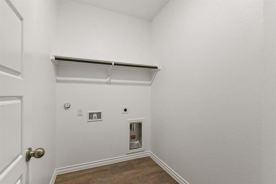 Spacious, unfurnished interior of a new home in Deer Creek, Fort Worth (Image 22). Spacious, unfurnished interior of a new home in Deer Creek, Fort Worth (Image 22).