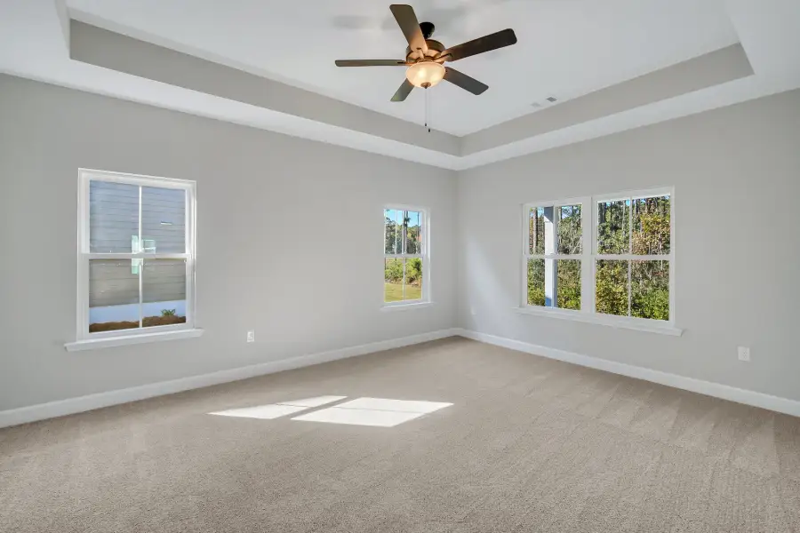 Laurel Owner’s Suite – Optional Tray Ceiling Laurel Owner’s Suite – Optional Tray Ceiling