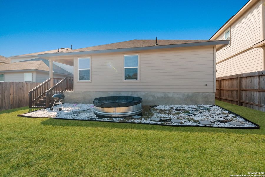 Exterior details and patio area of a home in Redbird Ranch, San Antonio (Image 3).