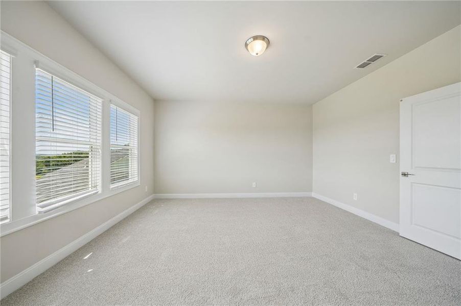 Spacious, unfurnished interior of a new home in River Pointe, Monroe (Image 37).