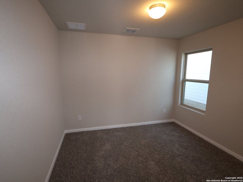 Spacious, unfurnished interior of a new home in Agave, San Antonio (Image 12).
