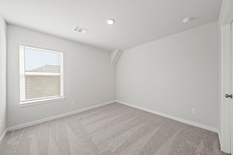 Spacious, unfurnished interior of a new home in Russell Ranch, Bay City (Image 23).