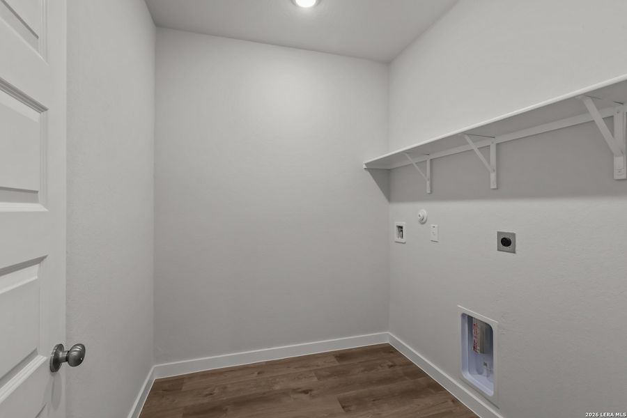 Spacious, unfurnished interior of a new home in Spring Creek, San Antonio (Image 27). Spacious, unfurnished interior of a new home in Spring Creek, San Antonio (Image 27).