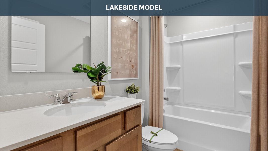 Representative interior finishes for a home built from the Lakeside by D.R. Horton in Canopy Oaks, Kingsland (Image 23).