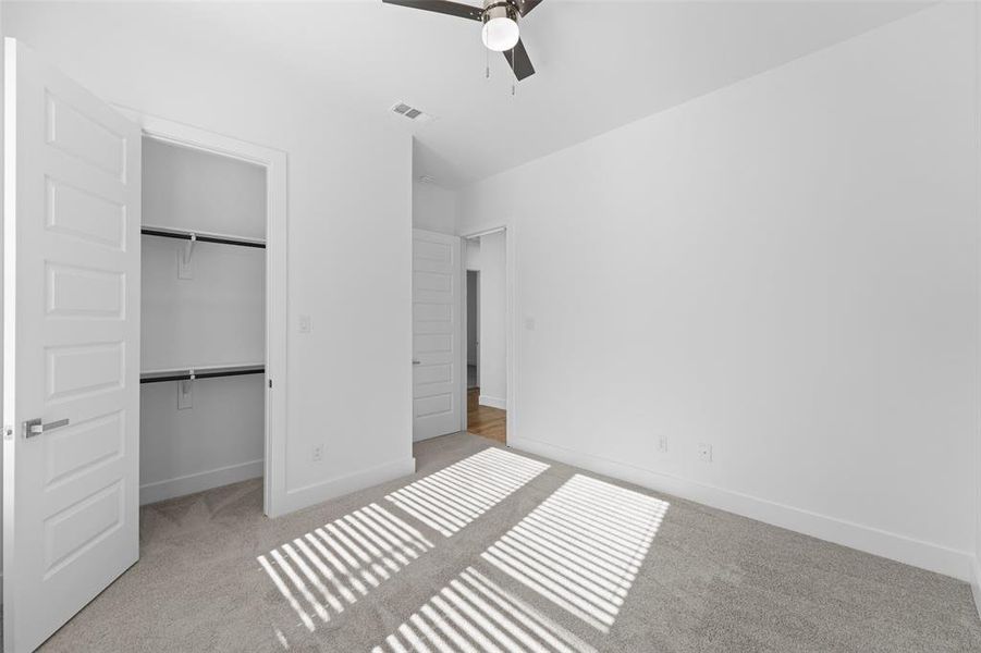Spacious, unfurnished interior of a new home in , Dallas (Image 32).