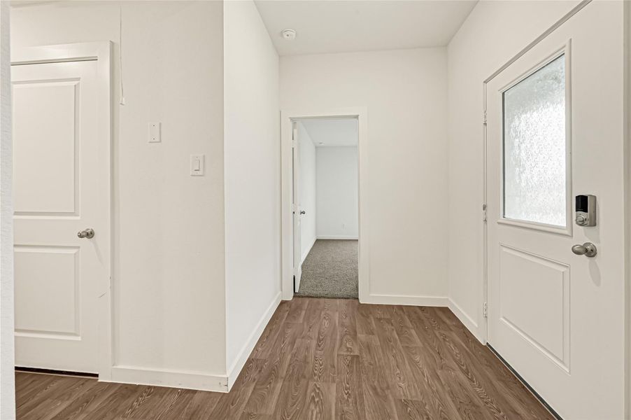 Spacious, unfurnished interior of a new home in Holly Ridge, Rosenberg (Image 13).