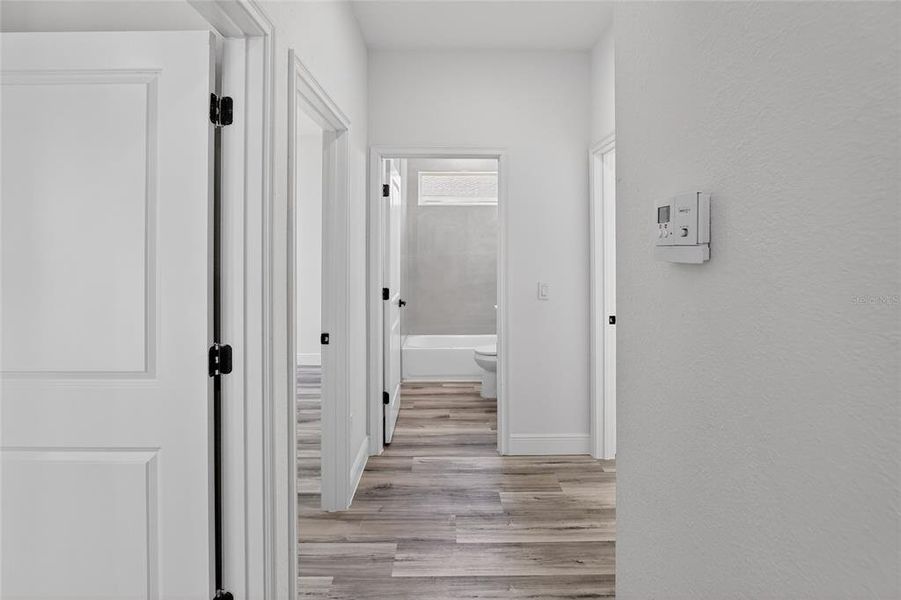 Spacious, unfurnished interior of a new home in , Citrus Springs (Image 18).