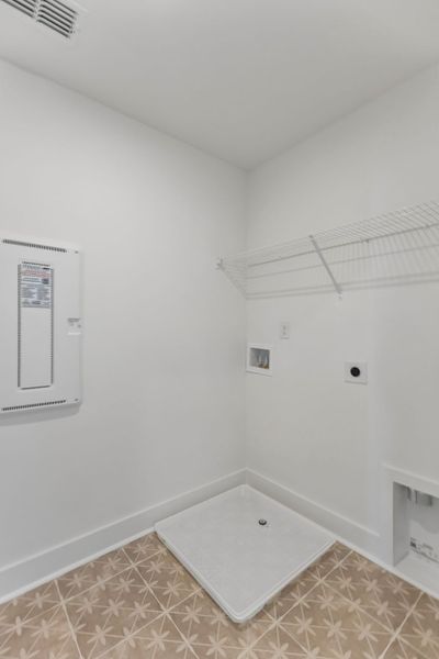 Spacious, unfurnished interior of a new home in Glenview Farms, Murfreesboro (Image 29).