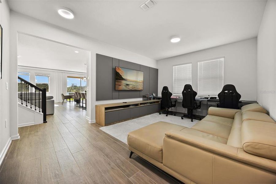 Furnished interior view inside a new home in , Winter Garden (Image 10).