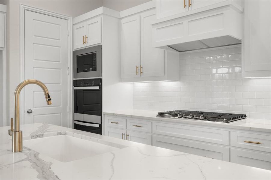 2300 KNapp- Kitchen-4