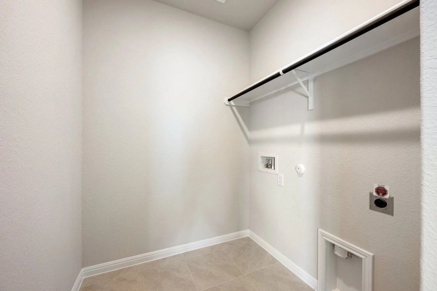 Spacious, unfurnished interior of a new home in Berry Creek Highlands, Georgetown (Image 37).