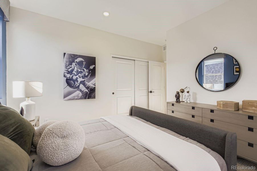 INTERIOR PHOTOS ARE WILLOW MODEL HOME.