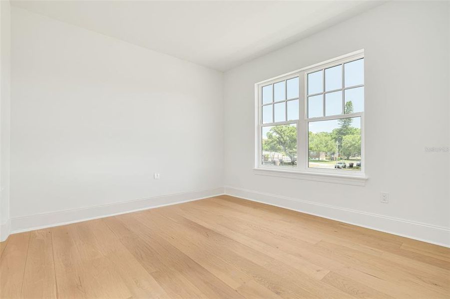 Spacious, unfurnished interior of a new home in , St. Petersburg (Image 22).