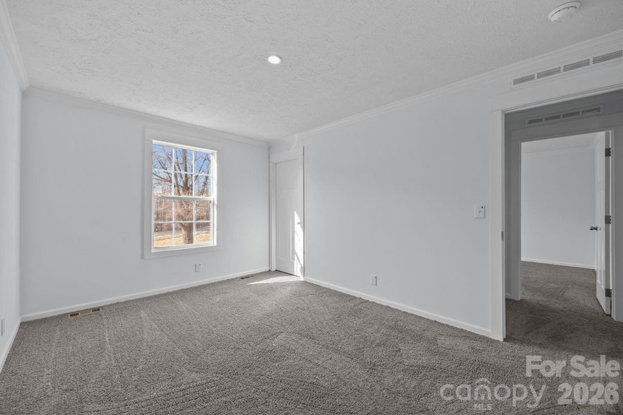 Spacious, unfurnished interior of a new home in , Rockwell (Image 18).