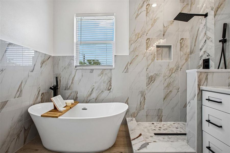 Furnished interior view inside a new home in , Tampa (Image 5).