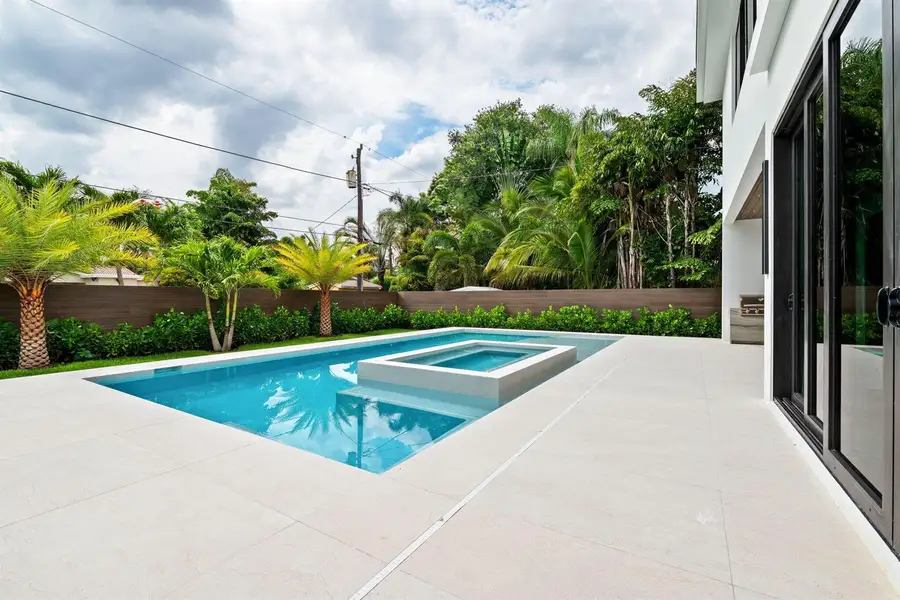 41-web-or-mls-607-ne-17th-ave